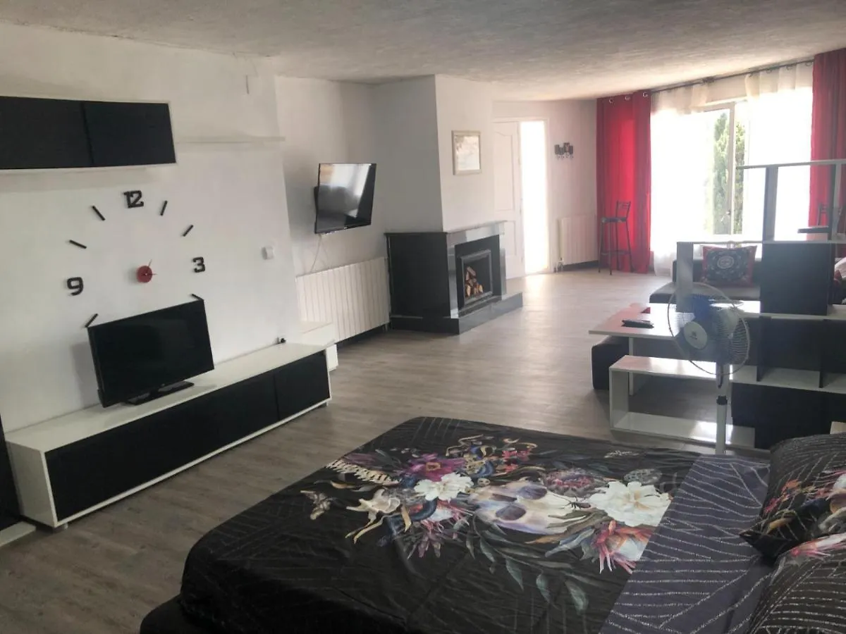 Estudio En Begur 0*,